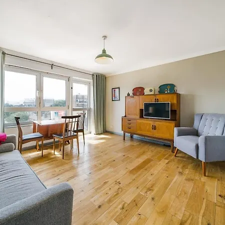 2 Bedroom Central London Apartment With Views